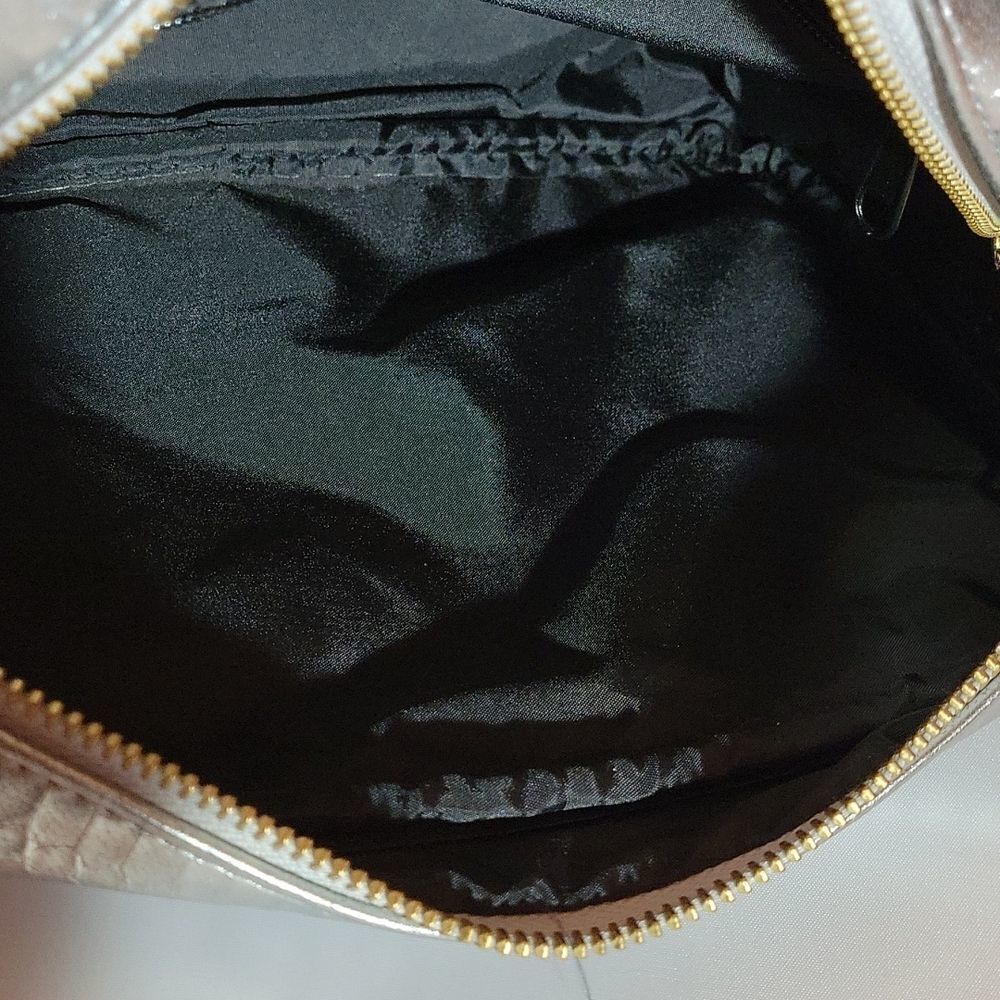 BRAND NEW VICTORIA SECRET SILVER WITH SHOULDER STRAP BAG - Picture 12 of 16